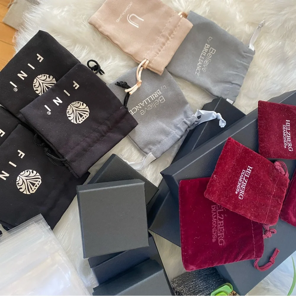 Helzberg Diamonds Burgundy Velvet Pouches and in various box bundle